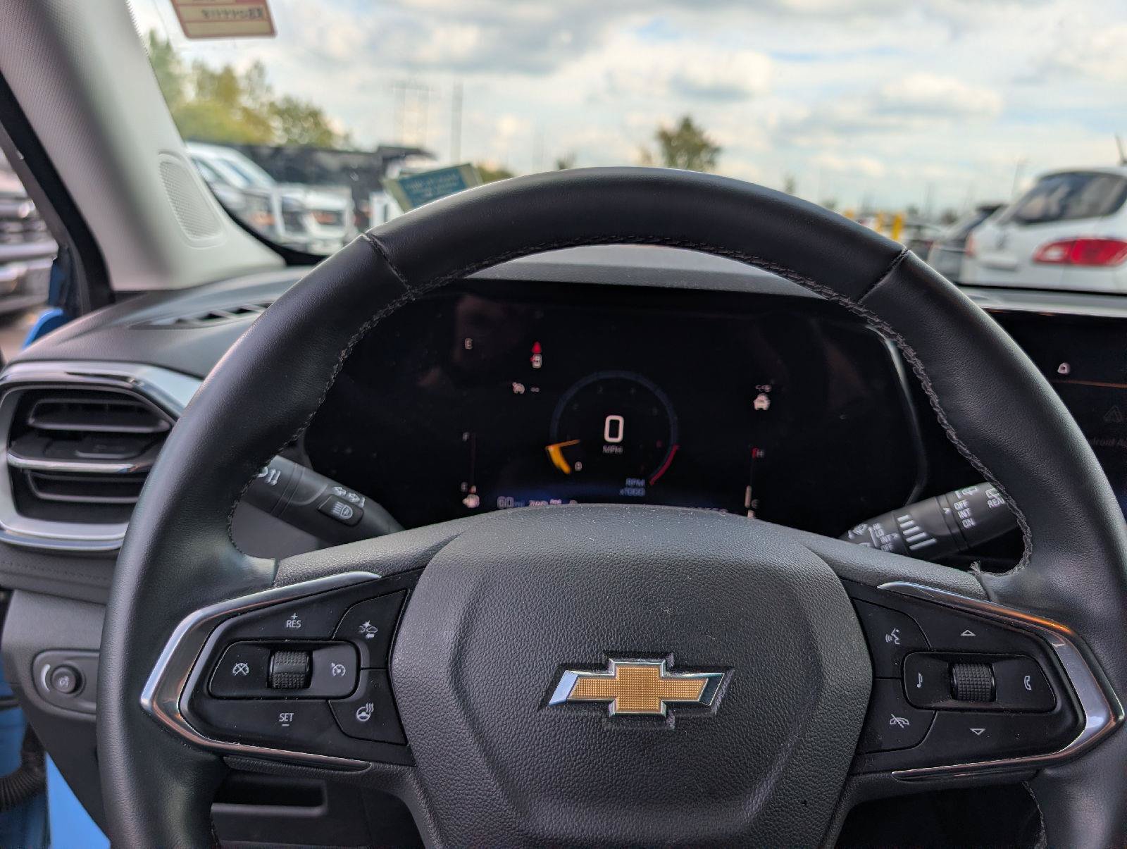 Used 2024 Chevrolet TrailBlazer LT w/ LT Cold Weather Package AWD/4WD image 11