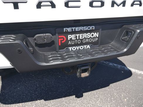 Used 2019 Toyota Tacoma TRD Off-Road AWD/4WD image 8