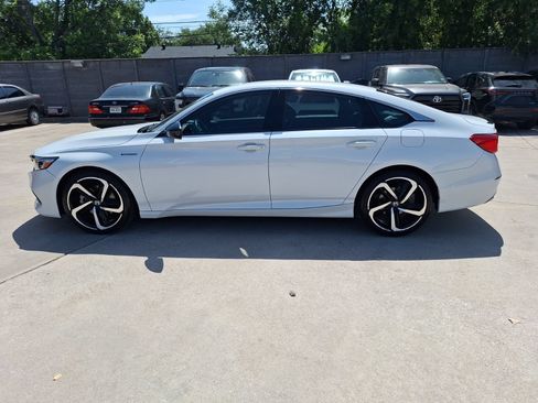 Used 2022 Honda Accord Sport image 3