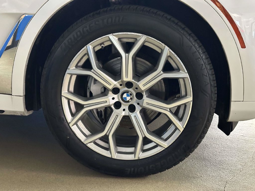 Used 2022 BMW X7 xDrive40i w/ Premium Package AWD/4WD image 12