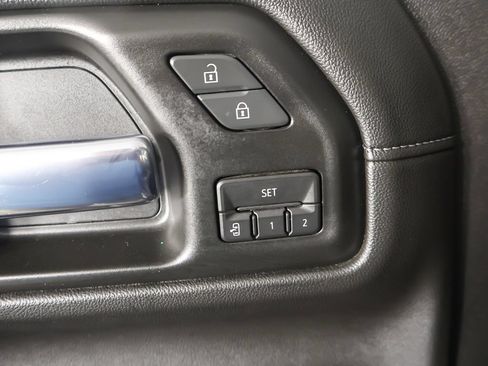 Used 2020 GMC Sierra 1500 SLT w/ SLT Premium Plus Package AWD/4WD image 40