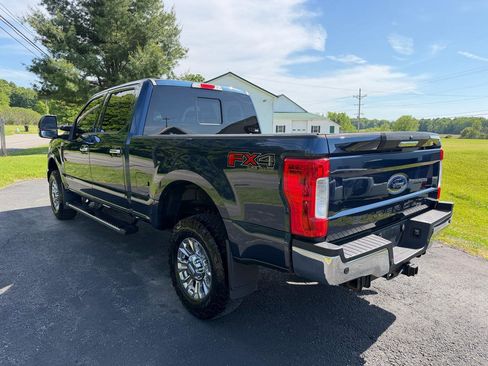 Used 2019 Ford F250 XLT w/ XLT Premium Package AWD/4WD image 7