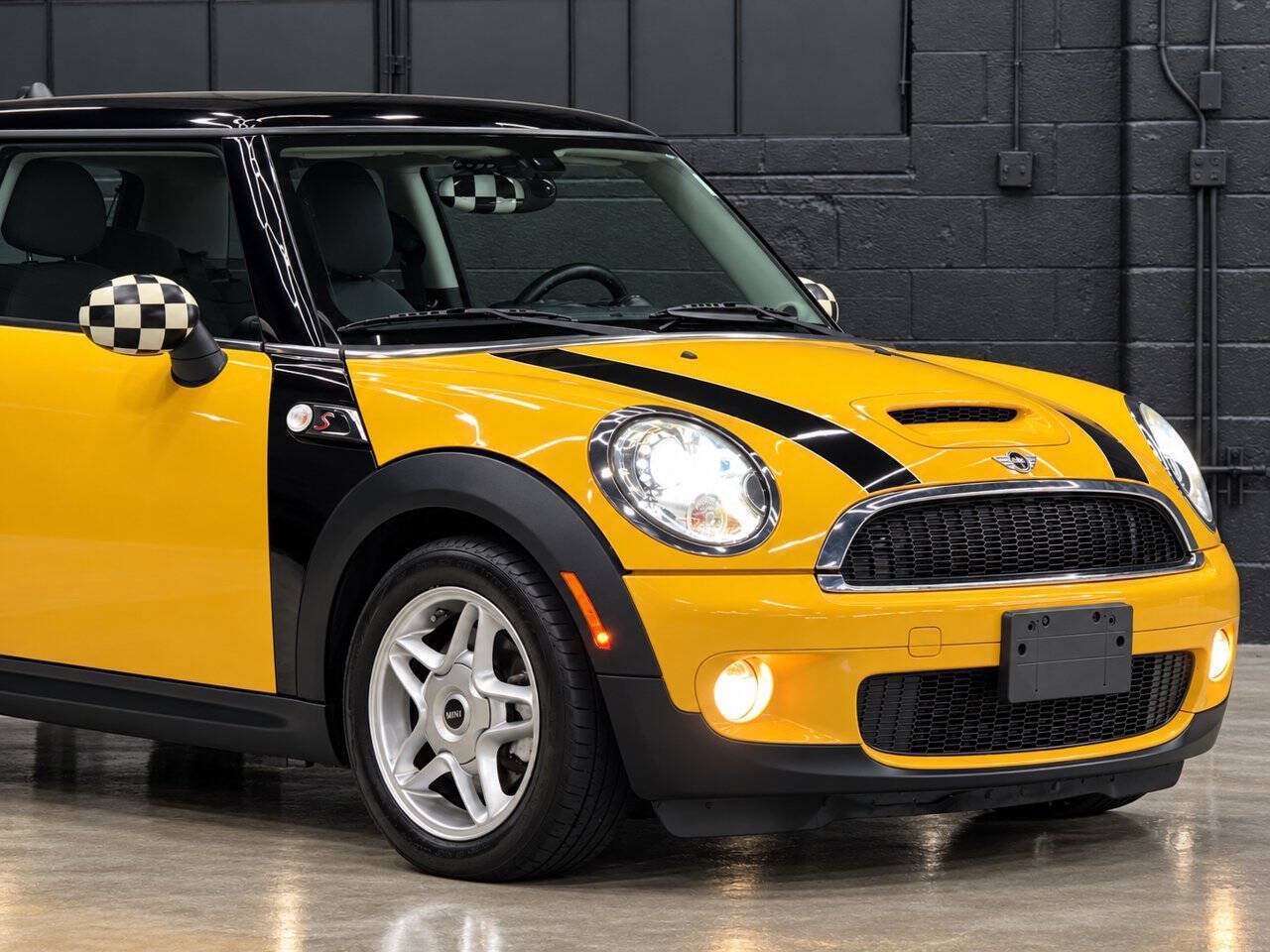 Used 2008 MINI Cooper S w/ Convenience Pkg FWD image 9