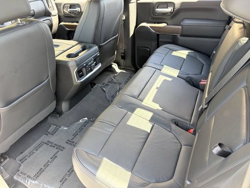 Used 2020 Chevrolet Silverado 2500 High Country w/ Gooseneck/5TH Wheel Package AWD/4WD image 16
