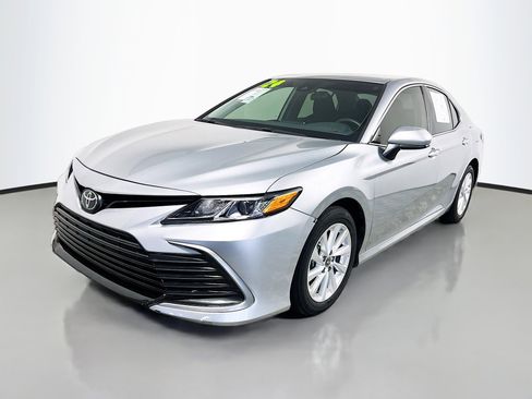 Used 2024 Toyota Camry LE FWD image 10