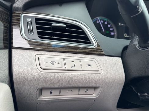 Used 2016 Hyundai Sonata Limited FWD image 37