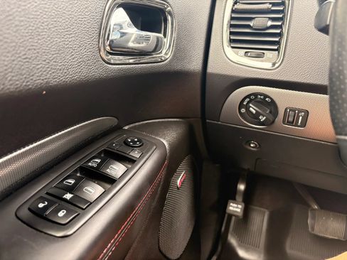 Used 2018 Dodge Durango R/T w/ Blacktop Package AWD/4WD image 21