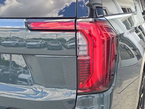 New 2026 GMC Yukon XL AT4 w/ AT4 Premium Plus Package AWD/4WD image 8