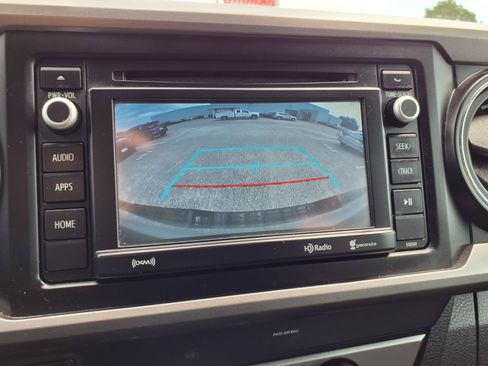 Used 2019 Toyota Tacoma SR5 RWD image 5