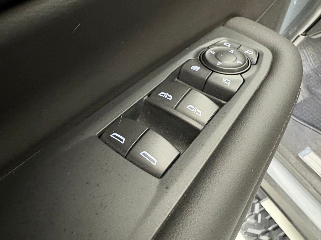 Used 2026 Chevrolet Suburban Z71 w/ Comfort Package AWD/4WD image 21