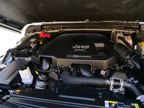 Used 2021 Jeep Wrangler Unlimited Sahara image 52