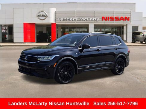 Used 2022 Volkswagen Tiguan SE R-Line image 9