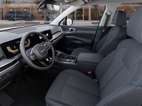 Certified 2025 Kia Sorento LX image 17
