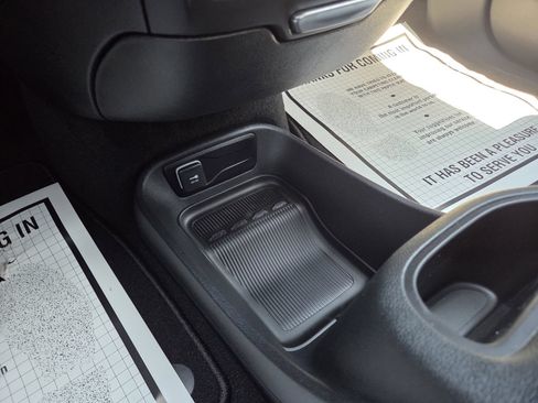 New 2026 Chrysler Pacifica Select FWD image 29