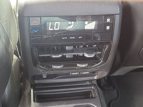 Used 2021 Jeep Grand Cherokee L Laredo AWD/4WD image 17