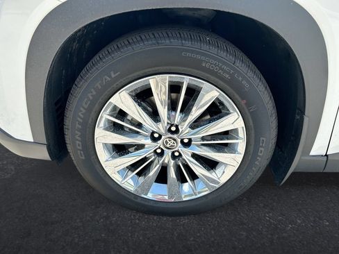 Used 2024 Toyota Grand Highlander AWD image 10