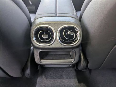 Used 2026 Mercedes-Benz GLC 300 image 14