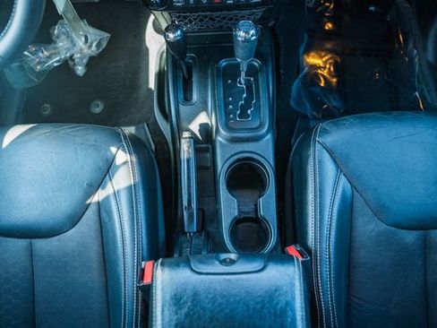 Used 2018 Jeep Wrangler Unlimited Sport image 28