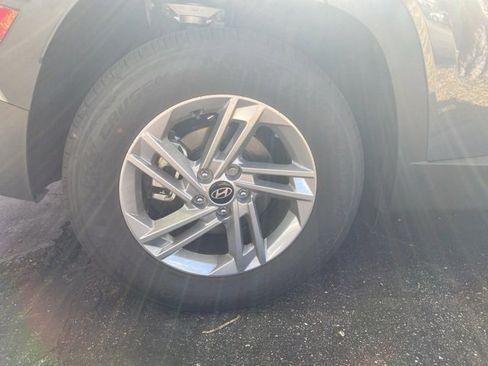 Used 2025 Hyundai Tucson SE image 5