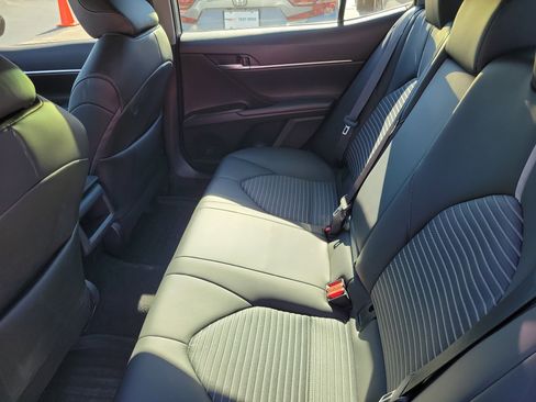 Used 2024 Toyota Camry SE image 11