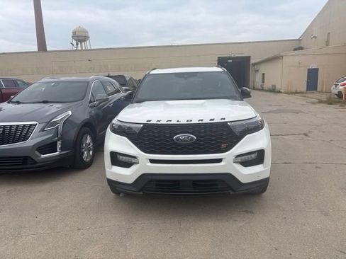 Used 2023 Ford Explorer ST w/ Technology Package AWD/4WD image 2