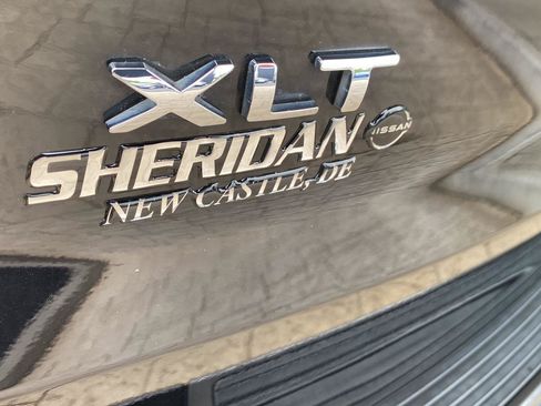 Used 2018 Ford Explorer XLT w/ Equipment Group 202A AWD/4WD image 8