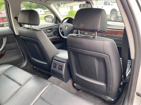 Used 2011 BMW 328i xDrive Sedan w/ Premium Pkg 2 AWD/4WD image 26