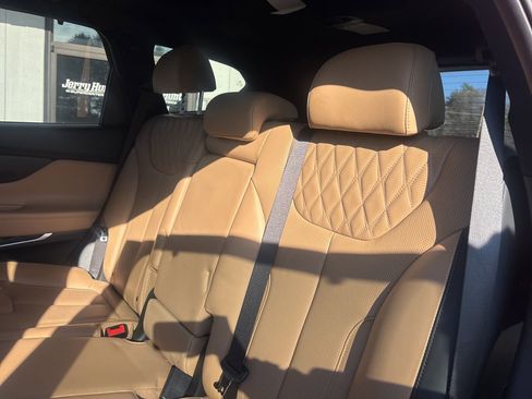 Used 2023 Hyundai Santa Fe Calligraphy image 5