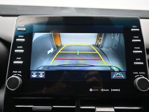 Used 2022 Toyota Avalon XLE w/ Moonroof Package FWD image 18