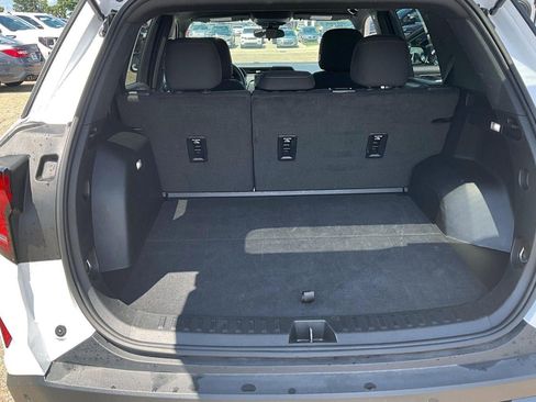 Used 2025 GMC Terrain Elevation AWD/4WD image 4