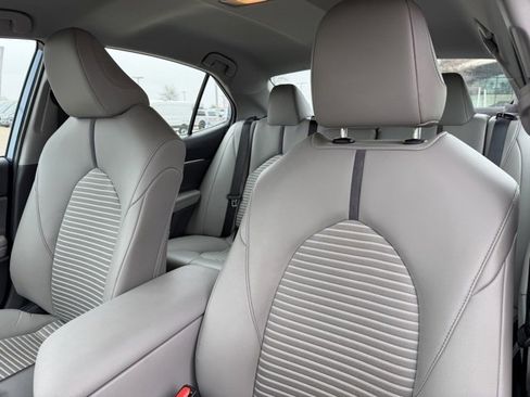 Used 2024 Toyota Camry SE image 10