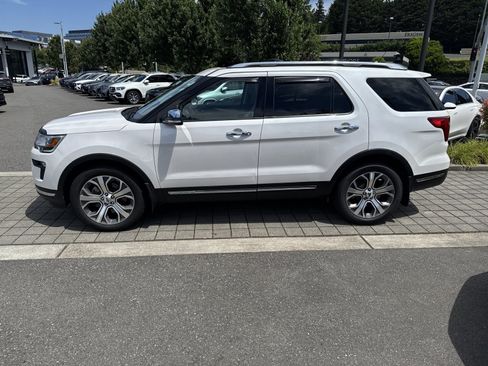 Used 2019 Ford Explorer Limited w/ Limited Luxury Package AWD/4WD image 8
