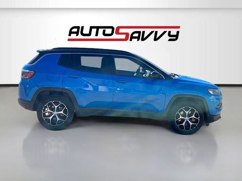 Used 2024 Jeep Compass Limited image 8