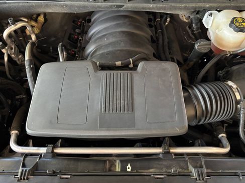 Used 2023 Chevrolet Suburban Premier RWD image 36