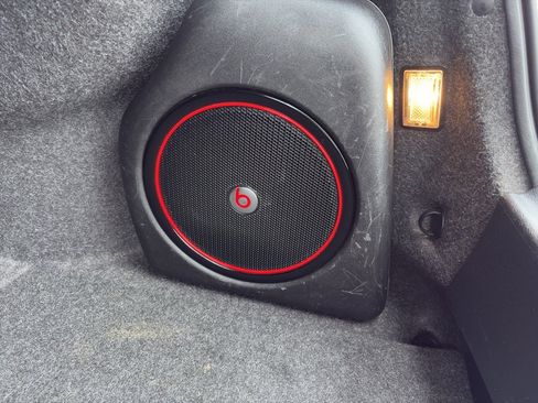 Used 2018 Chrysler 300 S w/ 300S Premium Group image 6