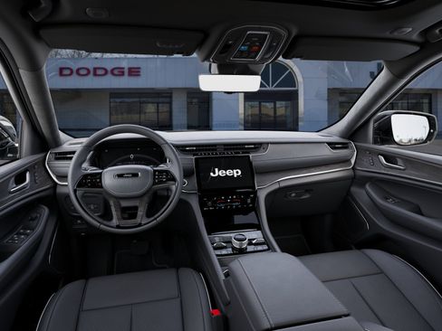 New 2025 Jeep Grand Cherokee Overland w/ Adv Protech Group III AWD/4WD image 36