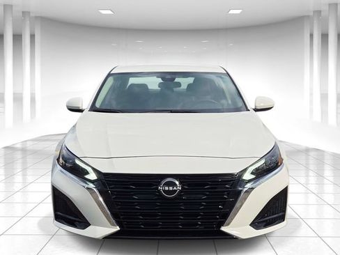 Used 2023 Nissan Altima 2.5 S FWD image 5