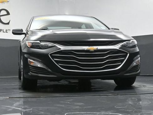Used 2025 Chevrolet Malibu LT FWD image 3