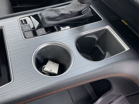 Used 2022 Toyota Sienna XSE image 32