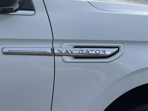 Used 2020 Lincoln Navigator Reserve w/ Luxury Package image 16