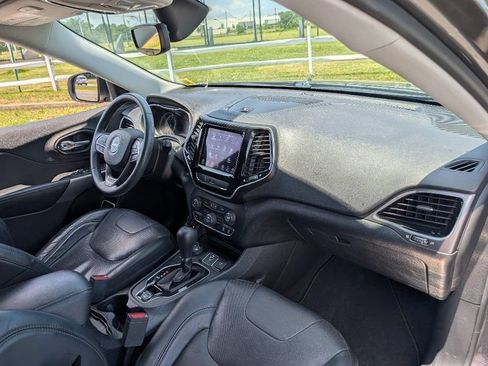 Used 2019 Jeep Cherokee Limited AWD/4WD image 31