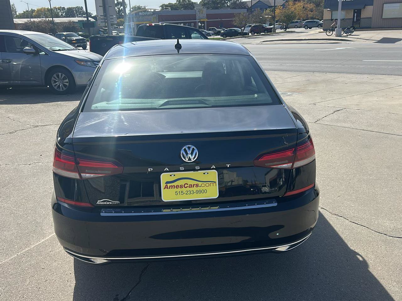 Used 2021 Volkswagen Passat 2.0T SE FWD image 4