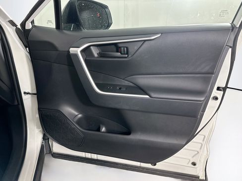 Used 2025 Toyota RAV4 LE image 28
