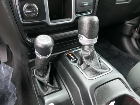 Used 2021 Jeep Wrangler Unlimited Sport AWD/4WD image 21