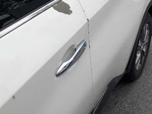 Used 2017 Nissan Murano S w/ Navigation Package image 8