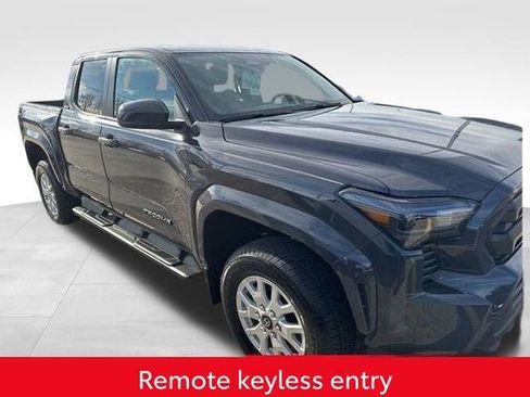 Used 2024 Toyota Tacoma SR5 image 3
