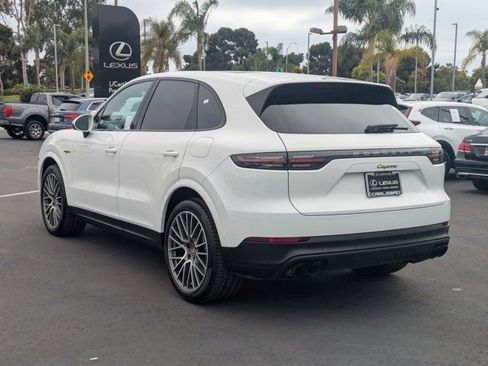 Used 2023 Porsche Cayenne Platinum Edition AWD/4WD image 7