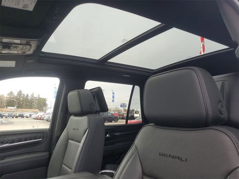 Used 2021 GMC Yukon Denali w/ Denali Ultimate Package image 10