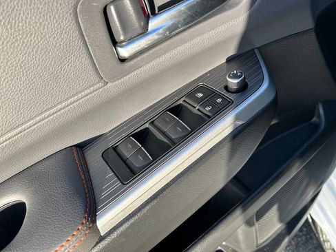 Used 2023 Toyota Sienna XSE image 19