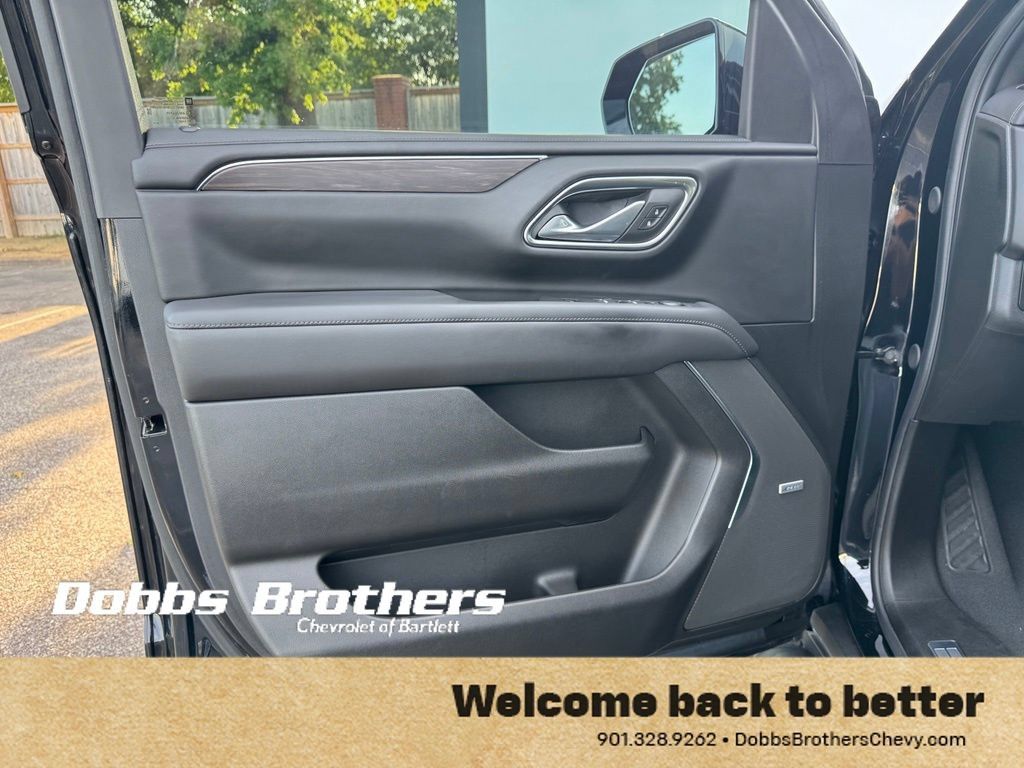 Used 2023 Chevrolet Tahoe Z71 w/ Luxury Package AWD/4WD image 14
